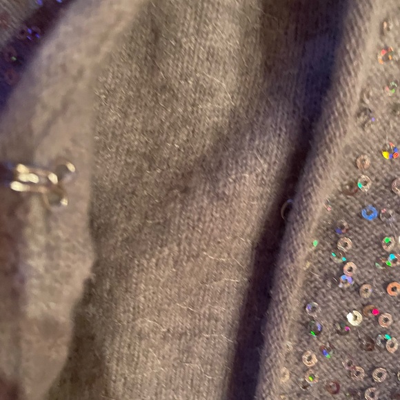 CASHMERE - Picture 2 of 3